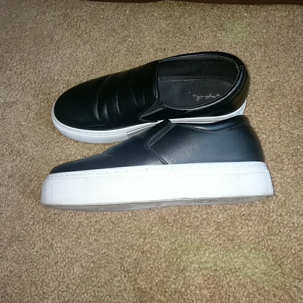 Women's Black Slip On Shoes - Picture 5 of 5
